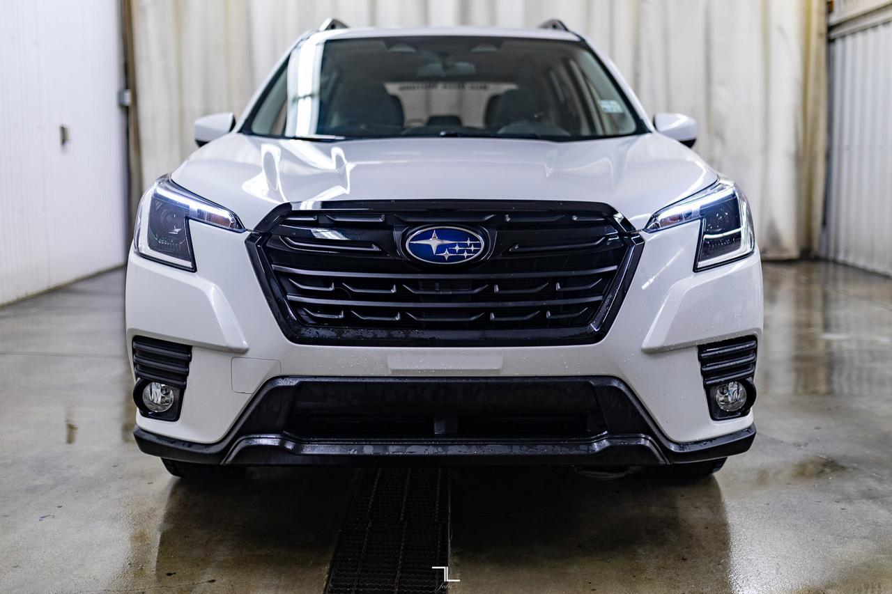 2022 Subaru Forester AWD Touring Roof BCam Red Deer AB