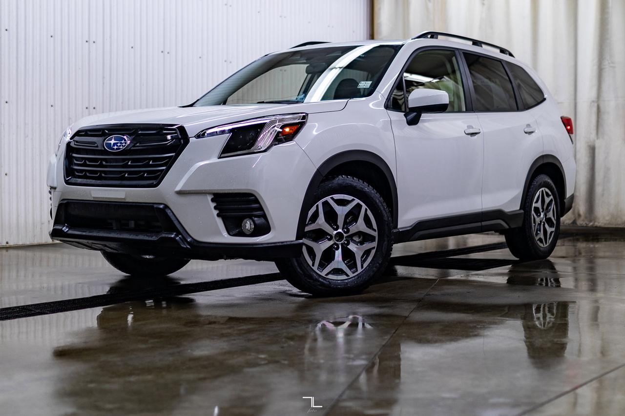 2022 Subaru Forester AWD Touring Roof BCam Red Deer AB