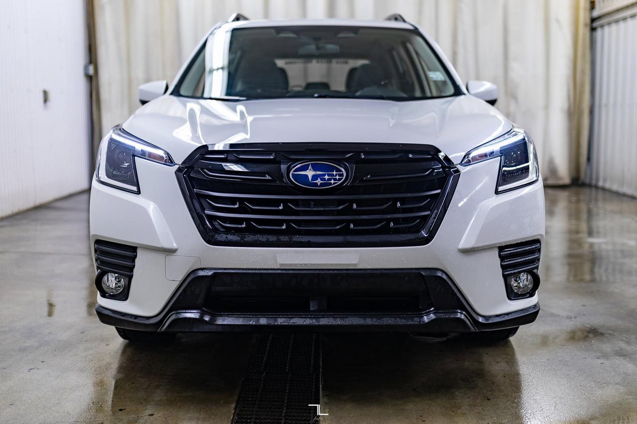 2022 Subaru Forester AWD Touring Roof BCam Red Deer AB
