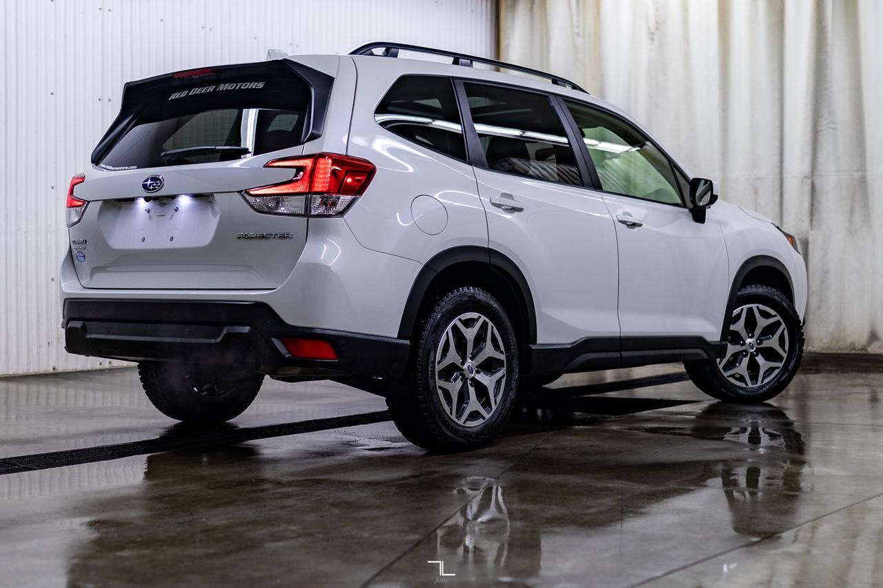 2022 Subaru Forester AWD Touring Roof BCam Red Deer AB