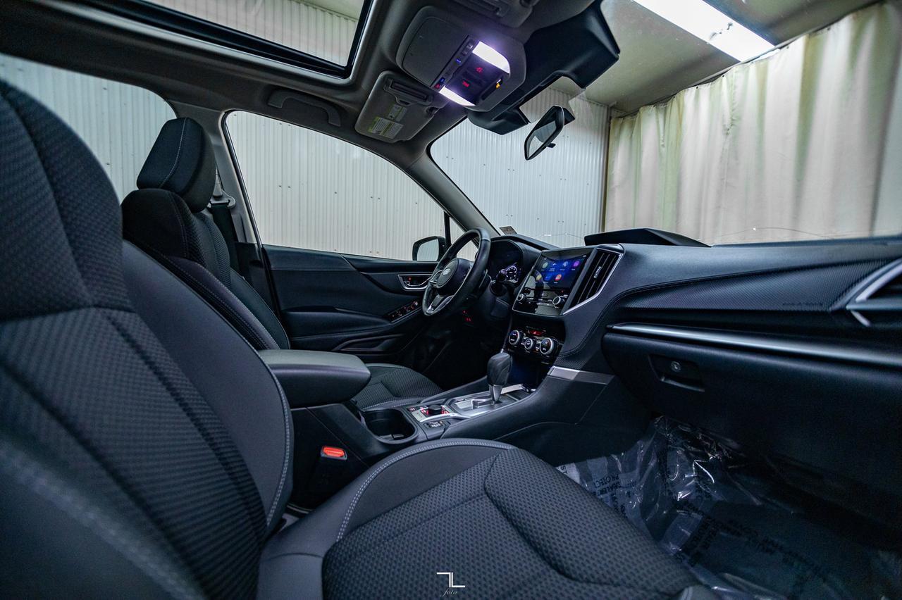 2022 Subaru Forester AWD Touring Roof BCam Red Deer AB