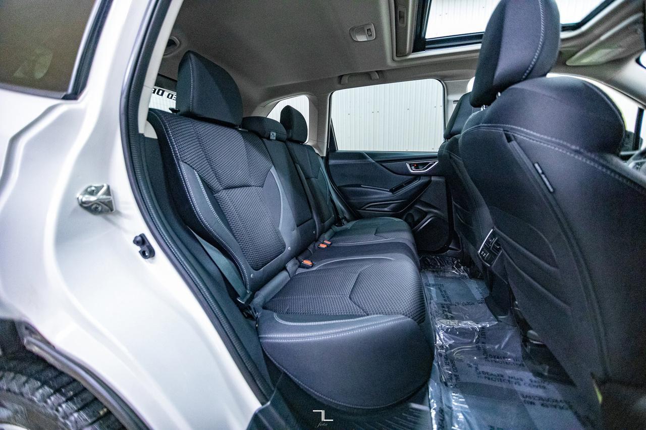 2022 Subaru Forester AWD Touring Roof BCam Red Deer AB