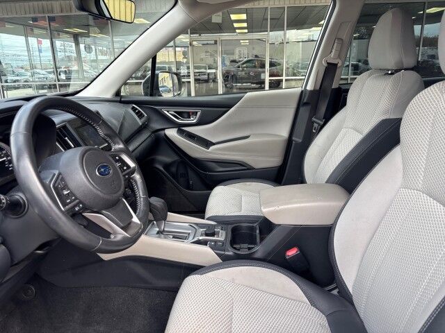 2022 Subaru Forester Premium Cleveland OH
