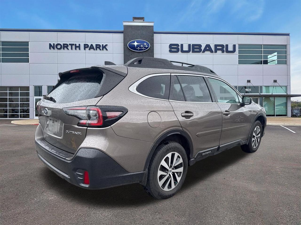 2022 Subaru Outback Premium