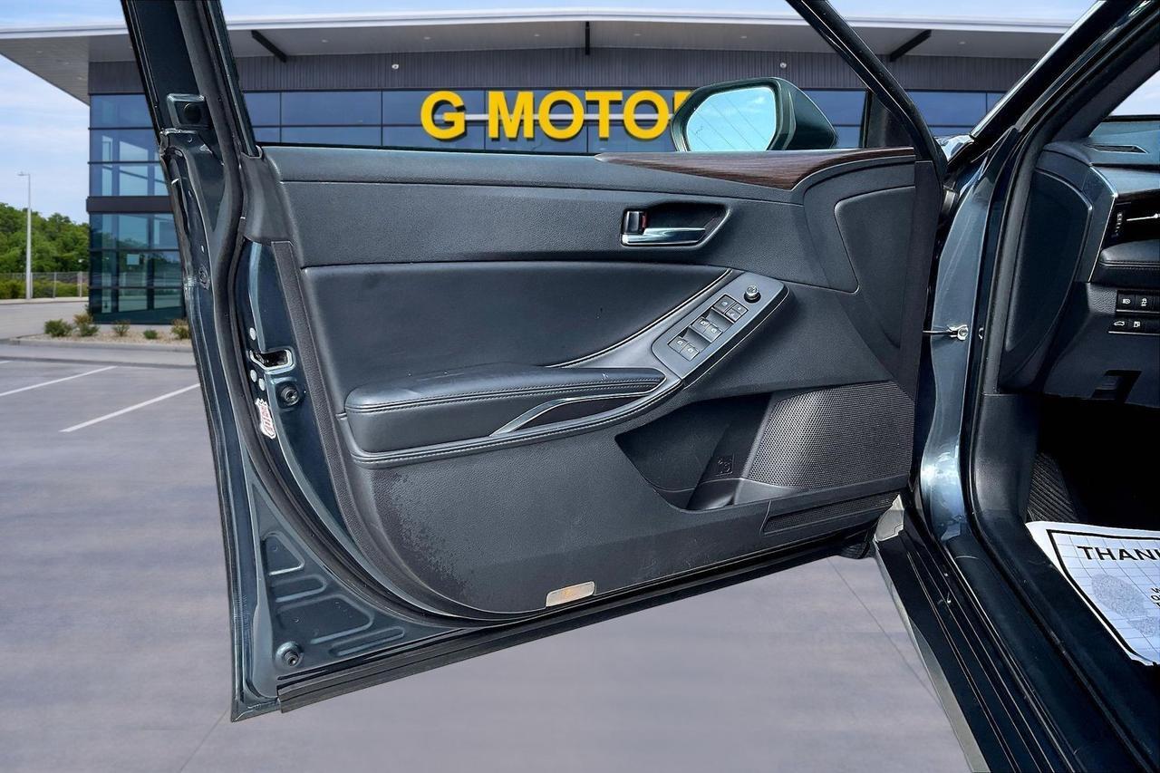 2022 TOYOTA AVALON XLE Houston TX