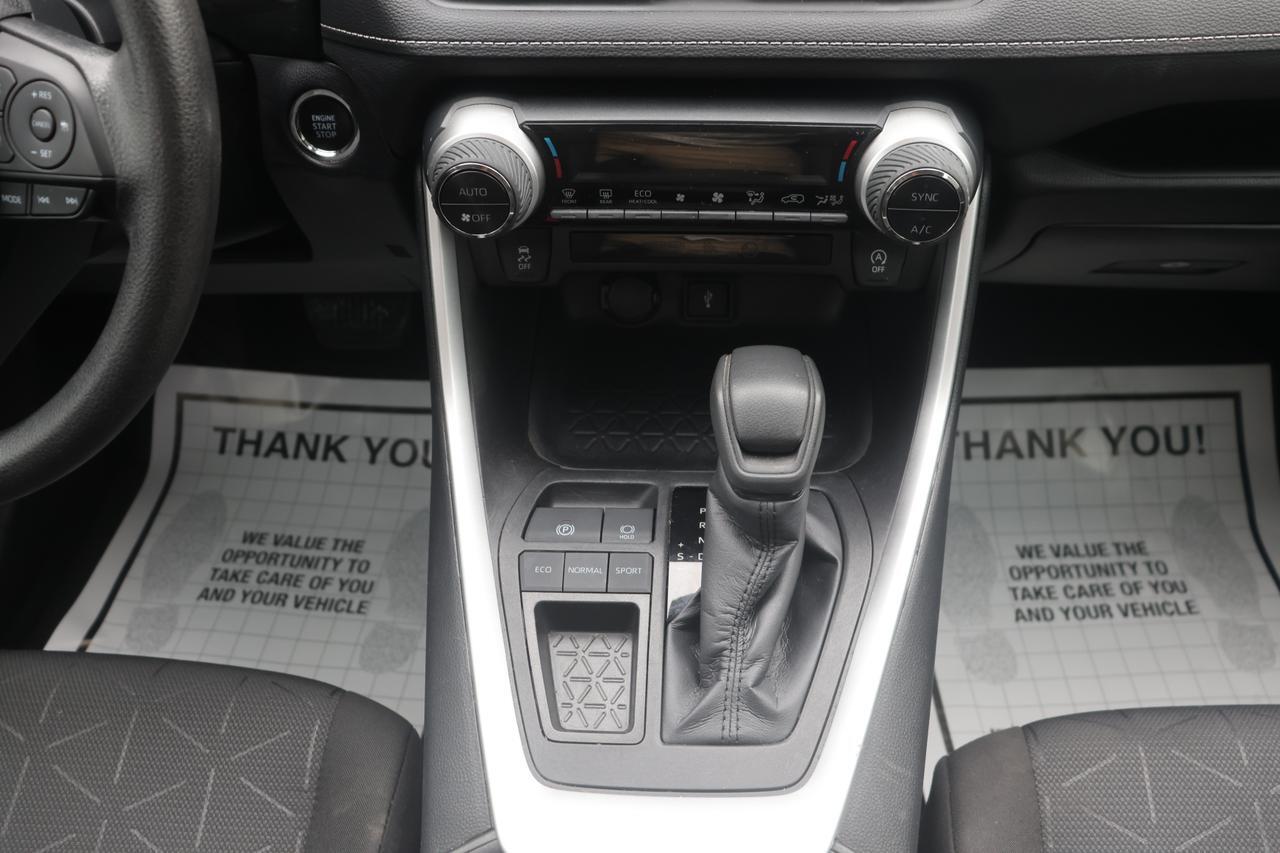 2022 TOYOTA RAV4 XLE Houston TX