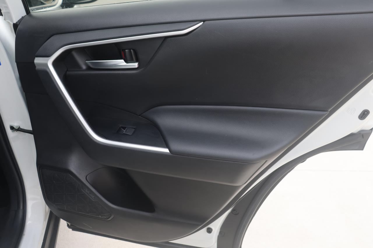 2022 TOYOTA RAV4 XLE Houston TX