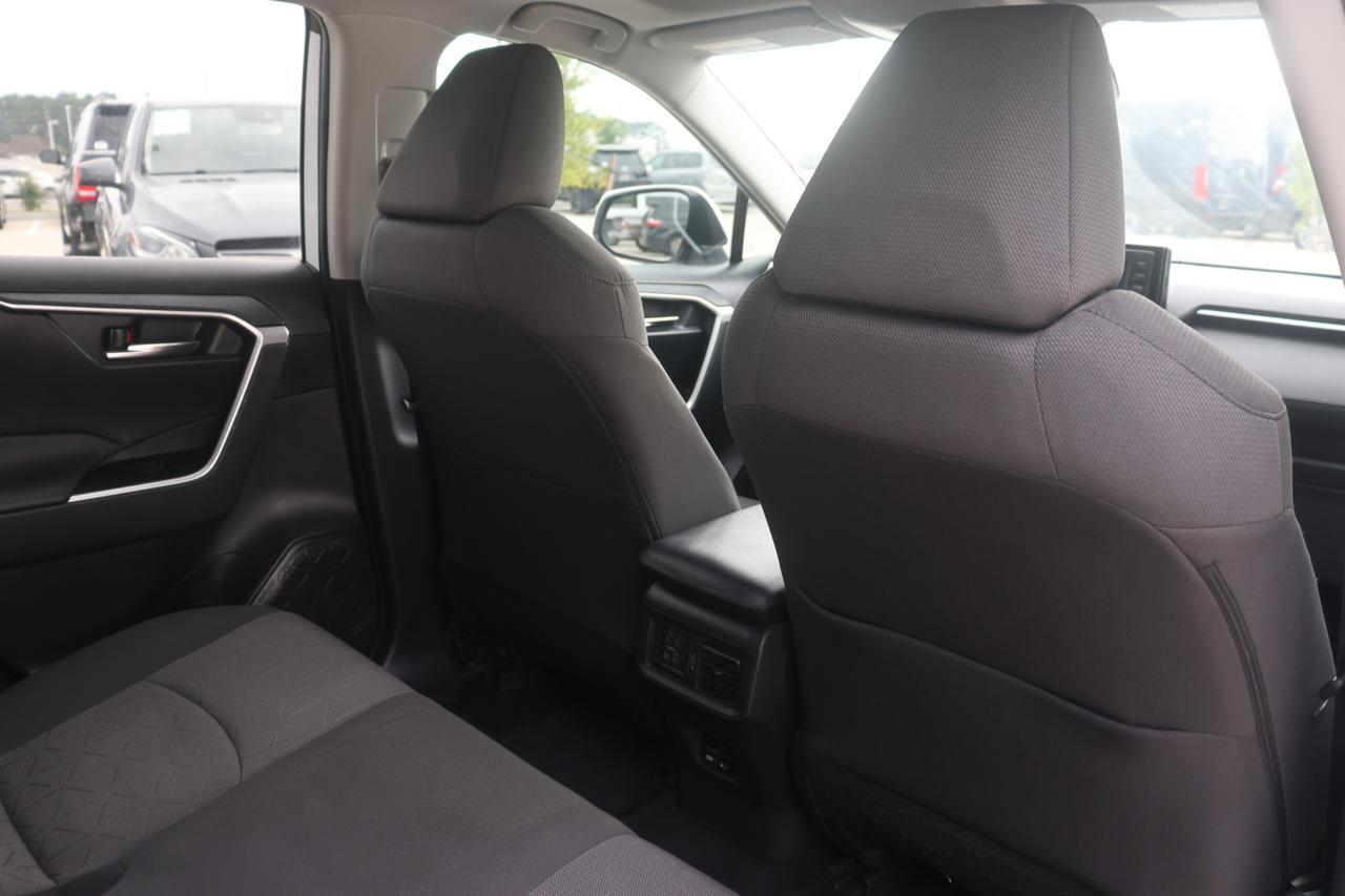 2022 TOYOTA RAV4 XLE Houston TX