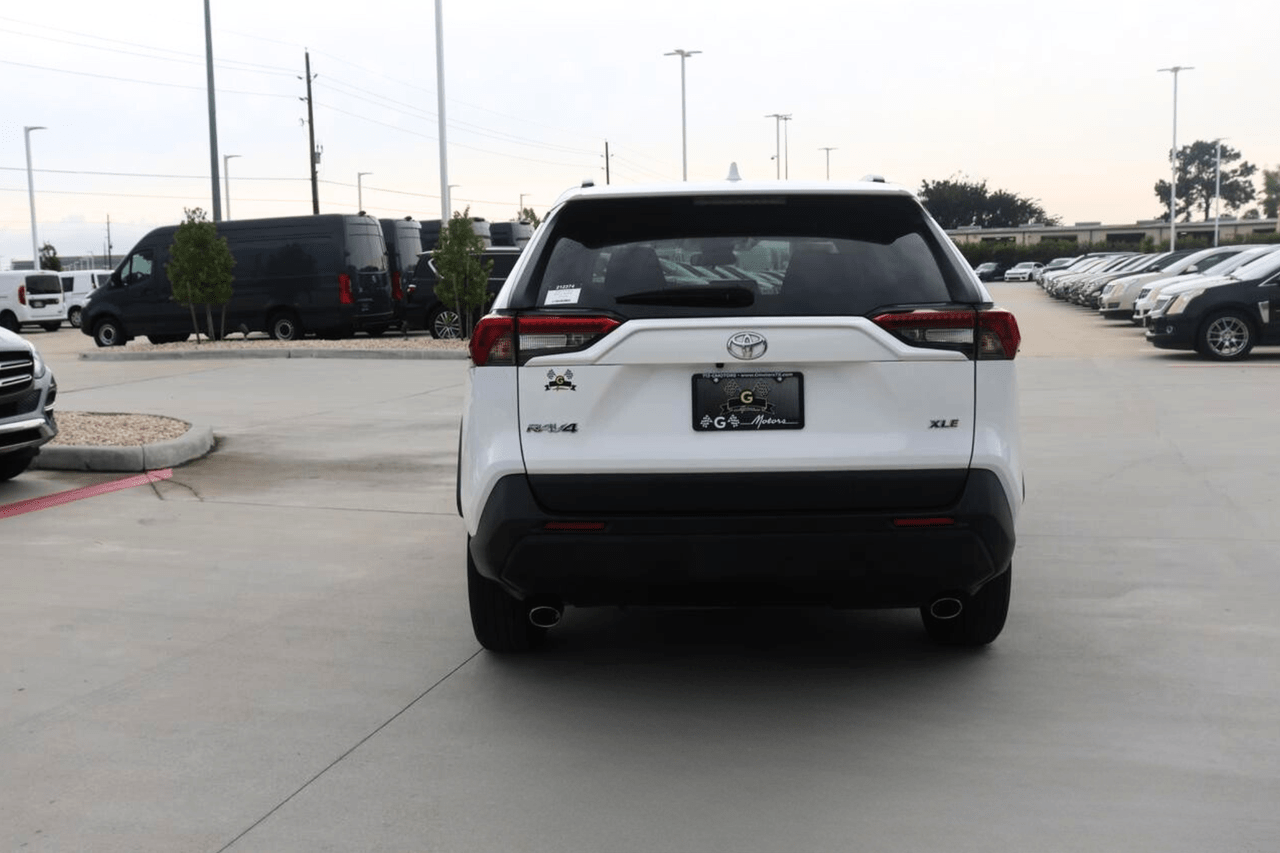 2022 TOYOTA RAV4 XLE Houston TX