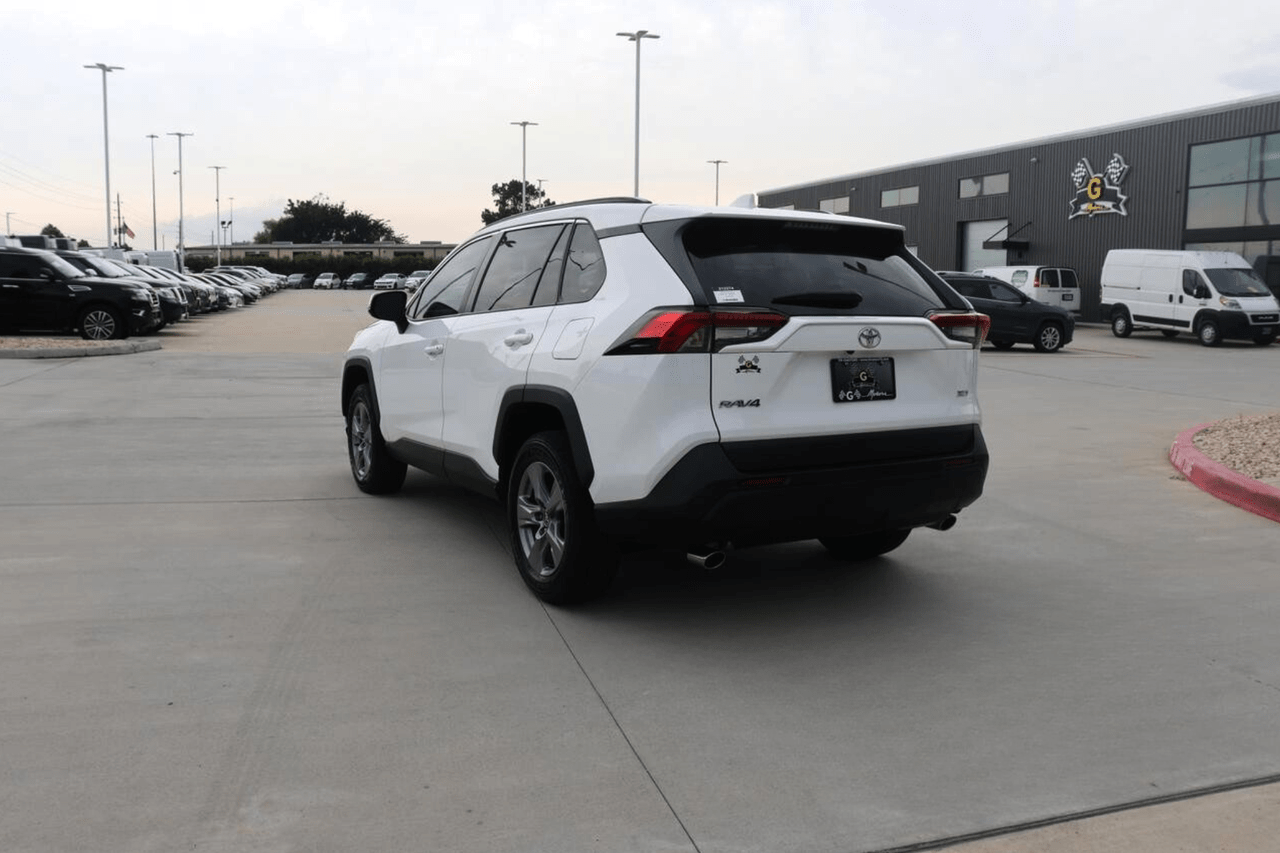 2022 TOYOTA RAV4 XLE Houston TX