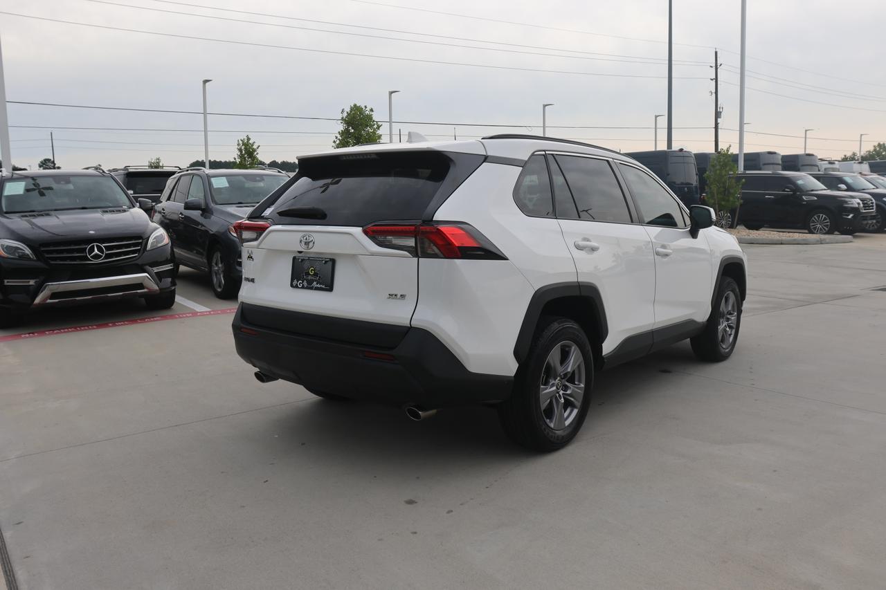 2022 TOYOTA RAV4 XLE Houston TX