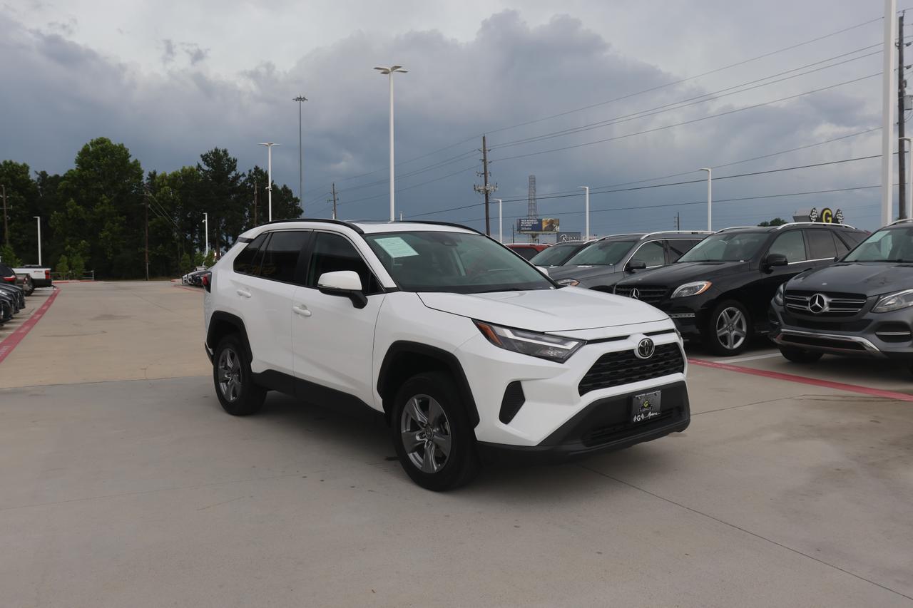 2022 TOYOTA RAV4 XLE Houston TX