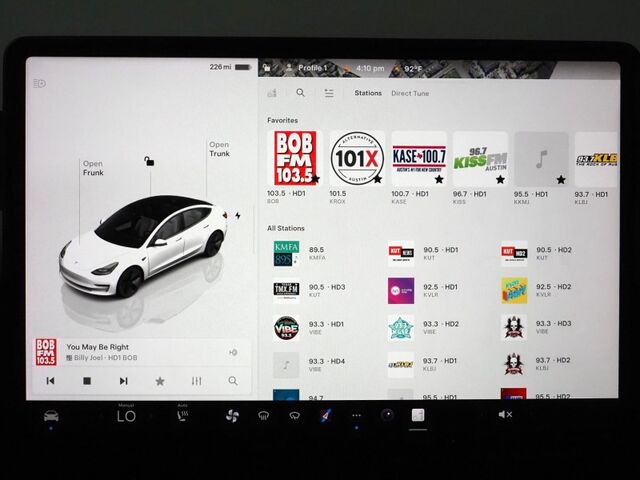 2022 Tesla Model 3 *AUTOPILOT, NAVIGATION, SAFETY ALERTS, ADAPTIVE CRUISE, SURROUND VIEW CAMERAS, PANORAMA GLASS ROOF, HEATED SEATS/STEERING WHEEL,18 INCH WHEELS, BLUETOOTH, WIRELESS CHARGING Round Rock TX