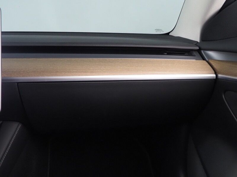 2022 Tesla Model 3 Long Range AWD *AUTOPILOT, NAVIGATION, SAFETY ALERTS, ADAPTIVE CRUISE, SURROUND VIEW CAMERAS, PANORAMA GLASS ROOF, HEATED SEATS/STEERING WHEEL, BLUETOOTH, WIRELESS CHARGING Round Rock TX