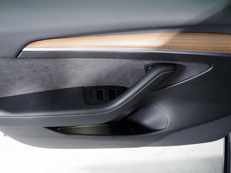 2022 Tesla Model 3 Long Range AWD *AUTOPILOT, NAVIGATION, SAFETY ALERTS, ADAPTIVE CRUISE, SURROUND VIEW CAMERAS, PANORAMA GLASS ROOF, HEATED SEATS/STEERING WHEEL, BLUETOOTH, WIRELESS CHARGING Round Rock TX