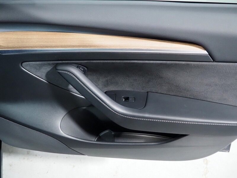 2022 Tesla Model 3 Long Range AWD *AUTOPILOT, NAVIGATION, SAFETY ALERTS, ADAPTIVE CRUISE, SURROUND VIEW CAMERAS, PANORAMA GLASS ROOF, HEATED SEATS/STEERING WHEEL, BLUETOOTH, WIRELESS CHARGING Round Rock TX