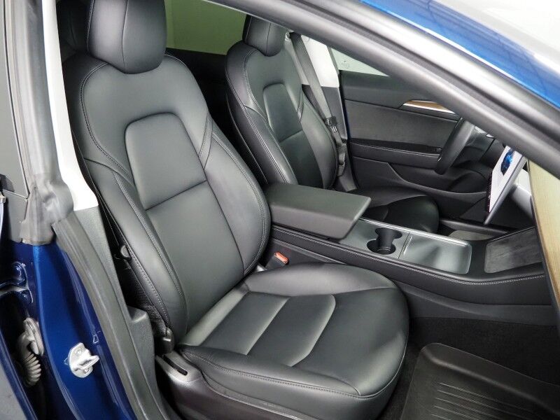 2022 Tesla Model 3 Long Range AWD *AUTOPILOT, NAVIGATION, SAFETY ALERTS, ADAPTIVE CRUISE, SURROUND VIEW CAMERAS, PANORAMA GLASS ROOF, HEATED SEATS/STEERING WHEEL, BLUETOOTH, WIRELESS CHARGING