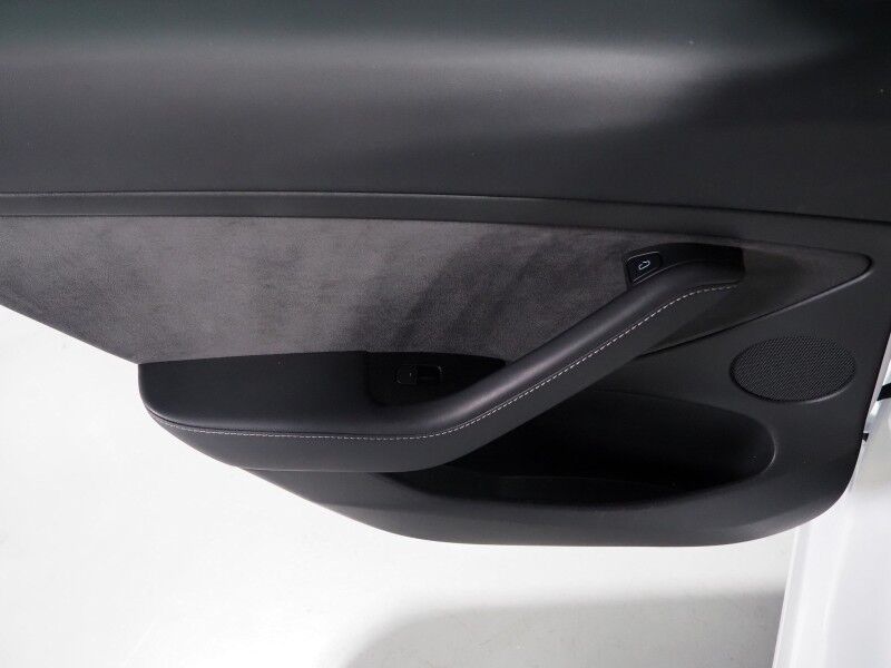 2022 Tesla Model 3 Long Range AWD *TRAFFIC AWARE CRUISE CONTROL, NAVIGATION, SAFETY ALERTS, SURROUND VIEW CAMERAS, PANORAMA GLASS ROOF, HEATED SEATS/STEERING WHEEL, 19 INCH WHEELS, WIRELESS CHARGING Round Rock TX
