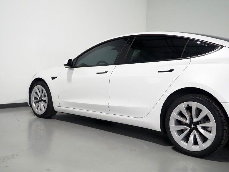 2022 Tesla Model 3 Long Range AWD *TRAFFIC AWARE CRUISE CONTROL, NAVIGATION, SAFETY ALERTS, SURROUND VIEW CAMERAS, PANORAMA GLASS ROOF, HEATED SEATS/STEERING WHEEL, 19 INCH WHEELS, WIRELESS CHARGING Round Rock TX
