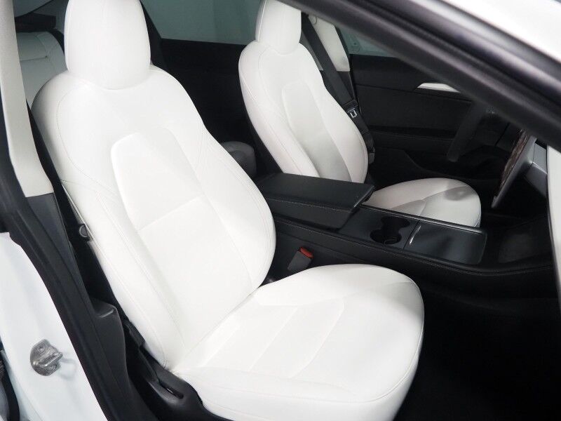 2022 Tesla Model 3 Long Range AWD *TRAFFIC AWARE CRUISE CONTROL, NAVIGATION, SAFETY ALERTS, SURROUND VIEW CAMERAS, PANORAMA GLASS ROOF, HEATED SEATS/STEERING WHEEL, 19 INCH WHEELS, WIRELESS CHARGING