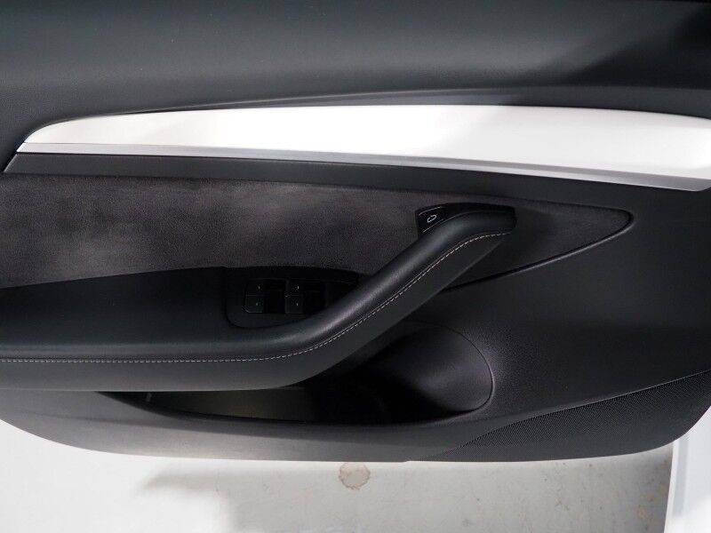 2022 Tesla Model 3 Long Range AWD *TRAFFIC AWARE CRUISE CONTROL, NAVIGATION, SAFETY ALERTS, SURROUND VIEW CAMERAS, PANORAMA GLASS ROOF, HEATED SEATS/STEERING WHEEL, 19 INCH WHEELS, WIRELESS CHARGING Round Rock TX