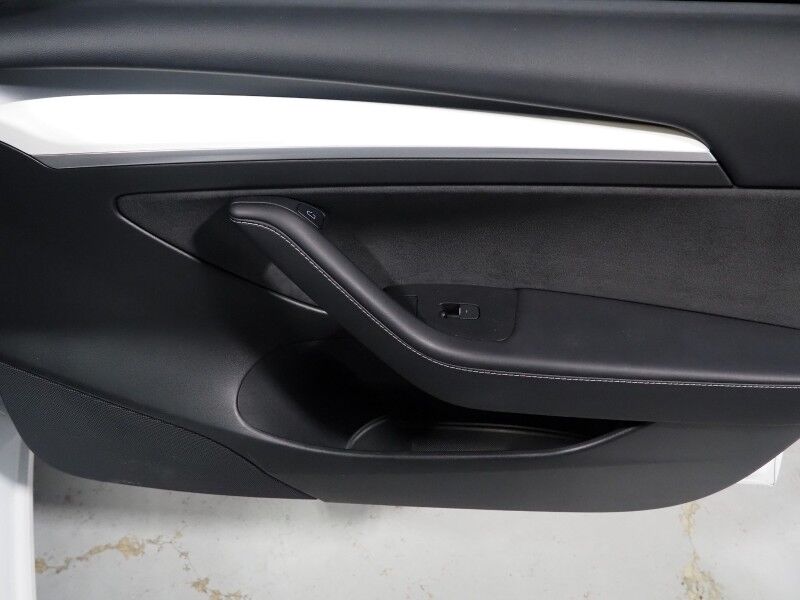 2022 Tesla Model 3 Long Range AWD *TRAFFIC AWARE CRUISE CONTROL, NAVIGATION, SAFETY ALERTS, SURROUND VIEW CAMERAS, PANORAMA GLASS ROOF, HEATED SEATS/STEERING WHEEL, 19 INCH WHEELS, WIRELESS CHARGING Round Rock TX