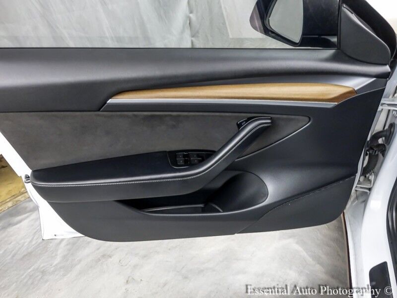2022 Tesla Model 3 Long Range PRICE INCLUDES THE $4000 FED EV TAX CREDIT. YOU MUST QUALIFY Willowbrook IL