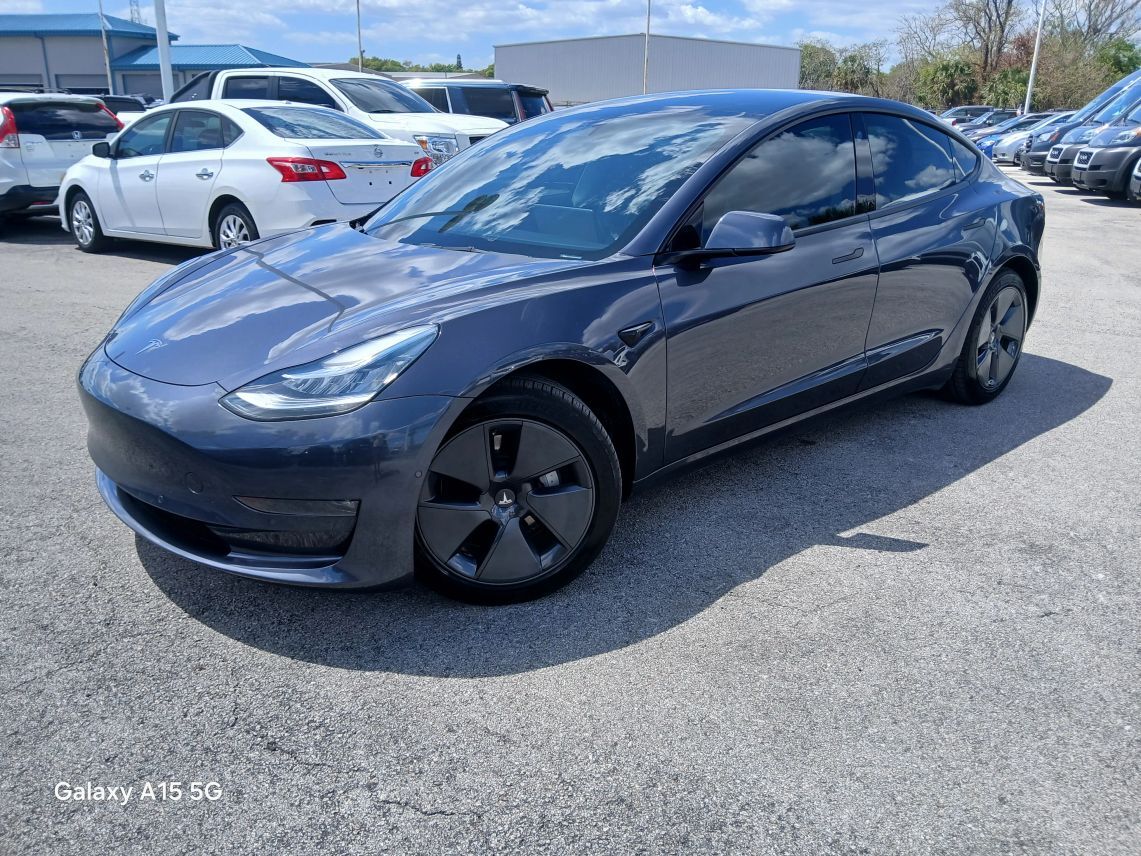 2022 Tesla Model 3 Long Range Sedan 4D