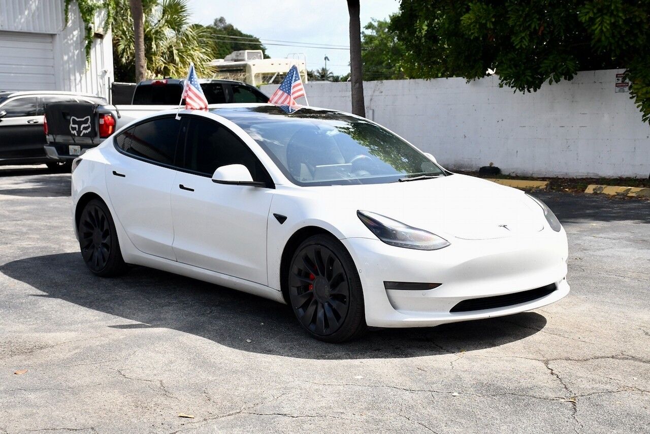 2022 Tesla Model 3 Performance Dual Motor All-Wheel Drive's photo
