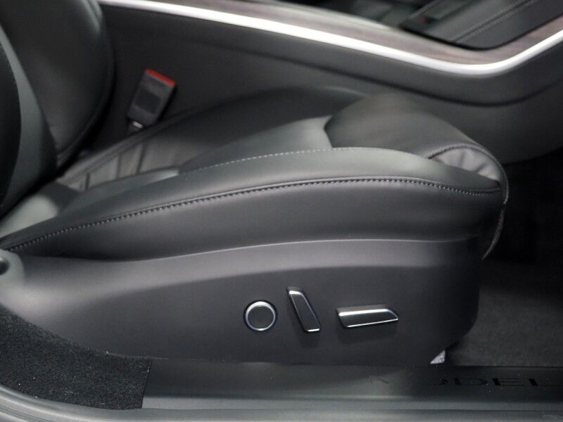 2022 Tesla Model S AWD *FULL SELF-DRIVING ENABLED, AUTOPILOT, NAVIGATION, SAFETY ALERTS, ADAPTIVE CRUISE, SURROUND VIEW CAMERAS, PANORAMA GLASS ROOF, CLIMATE SEATS, HEATED YOKE STEERING, PREMIUM AUDIO, WIRELESS CHARGING Round Rock TX