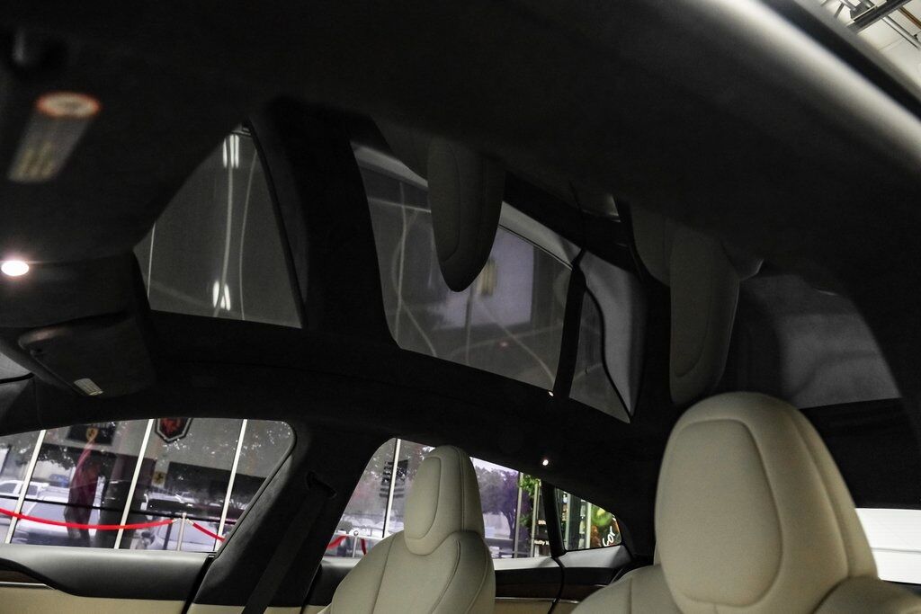2022 Tesla Model S photo 4