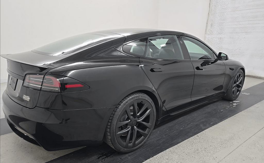 2022 Tesla Model S Plaid