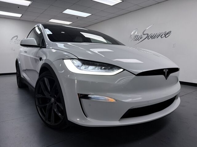2022 Tesla Model X Long Range's photo