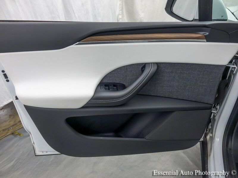 2022 Tesla Model X Willowbrook IL