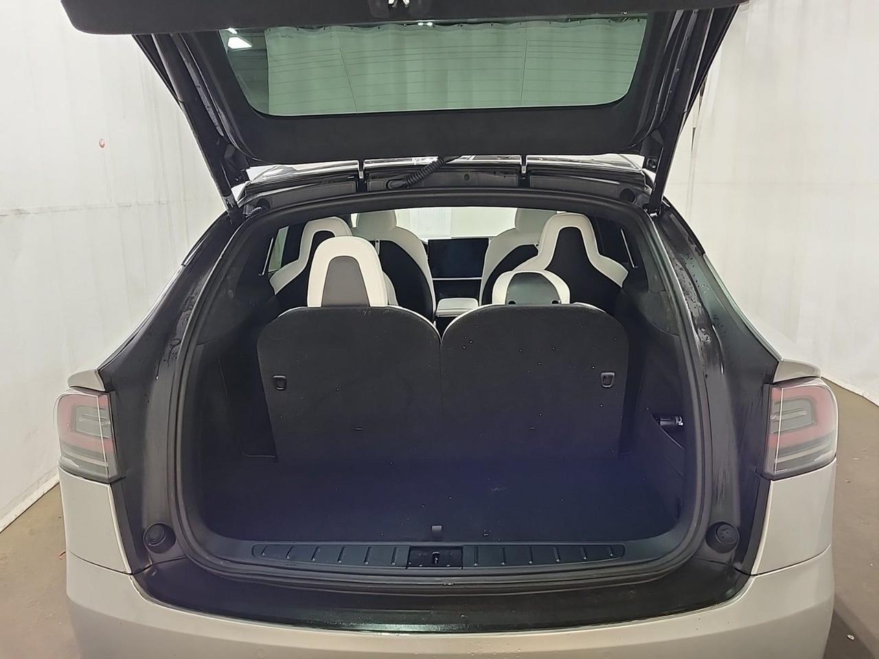 2022 Tesla Model X 1 Owner Second Row Captain's Chairs Portland OR