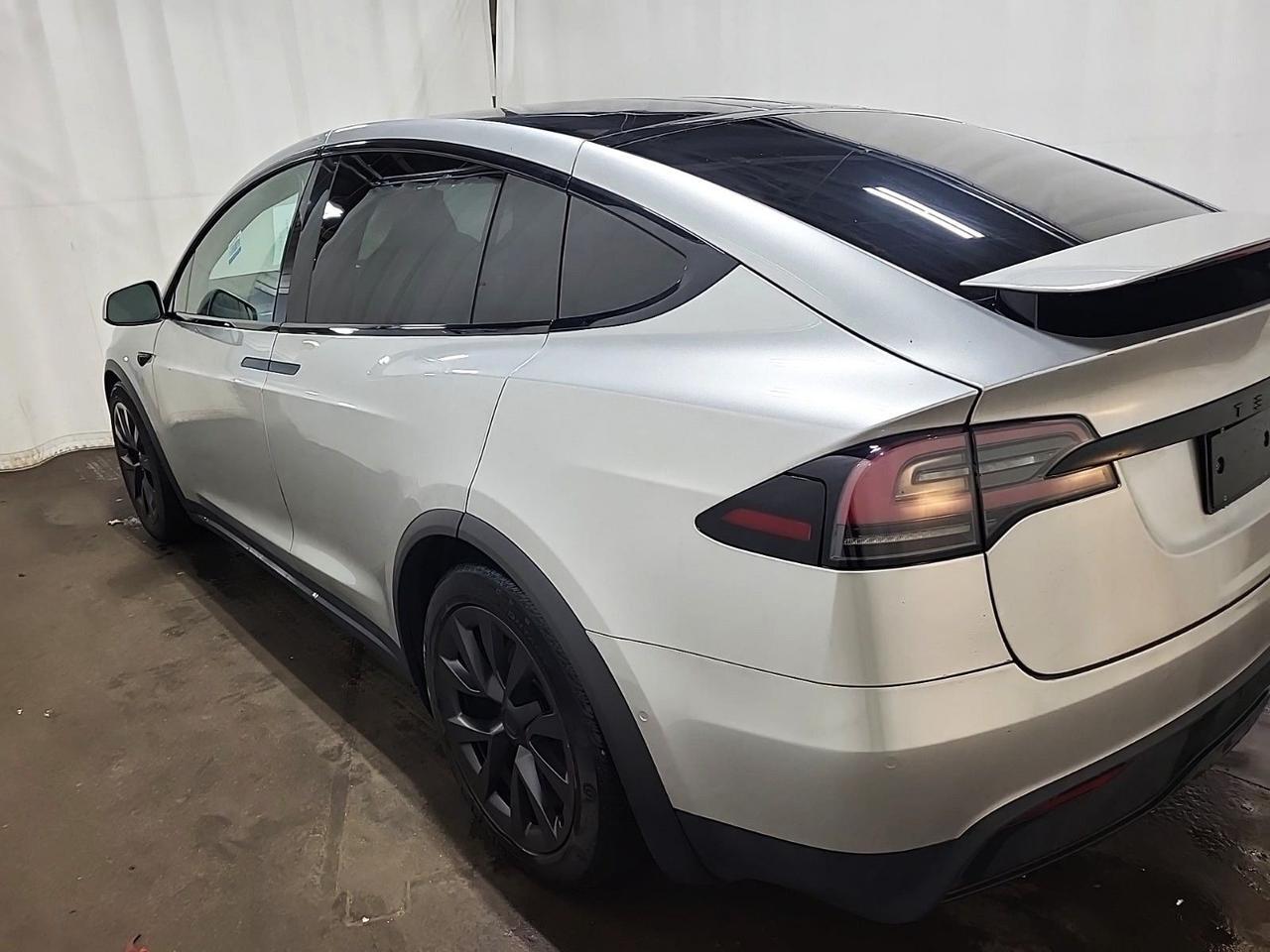 2022 Tesla Model X 1 Owner Second Row Captain's Chairs Portland OR