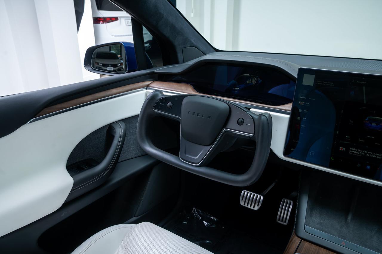 2022 Tesla Model X 1 Owner / Vented Seats / Second Row Captains Chair Portland OR