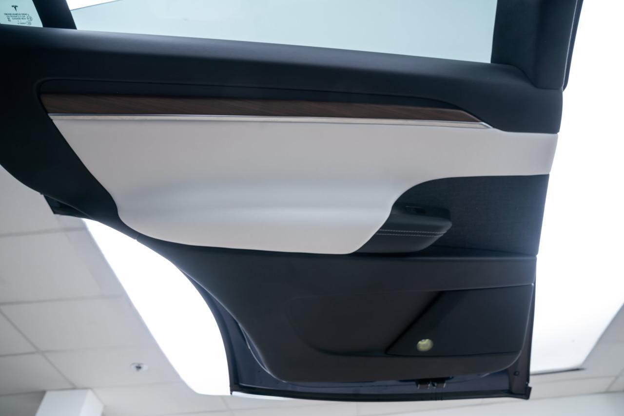 2022 Tesla Model X 1 Owner / Vented Seats / Second Row Captains Chair Portland OR