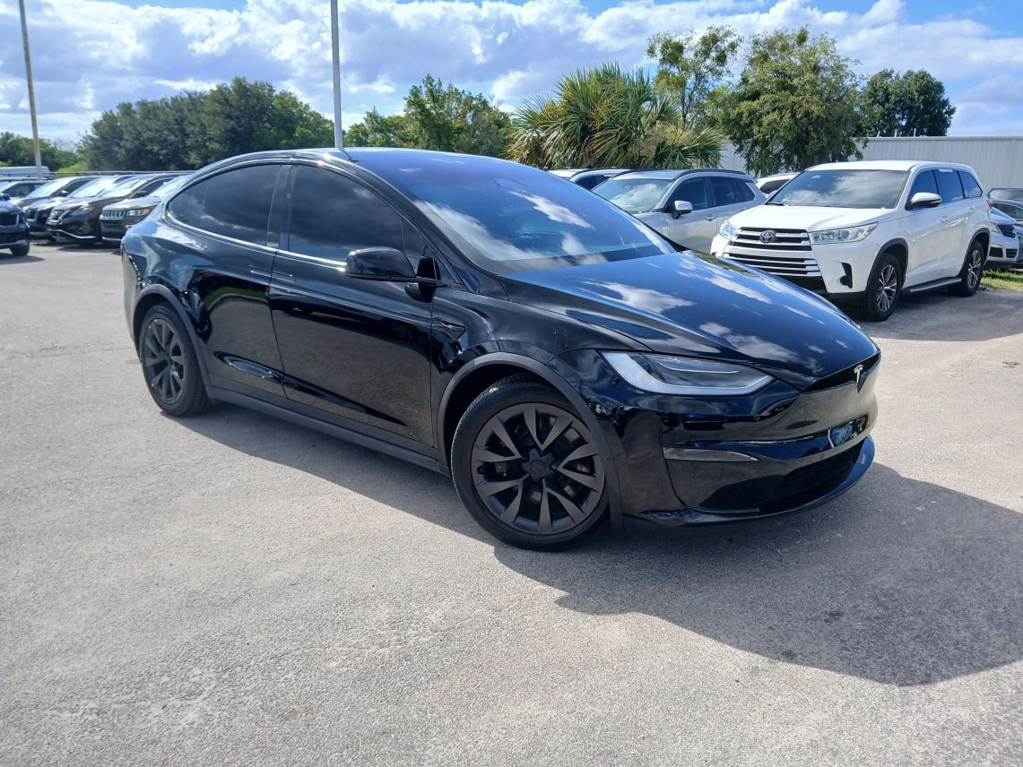 2022 Tesla Model X's photo