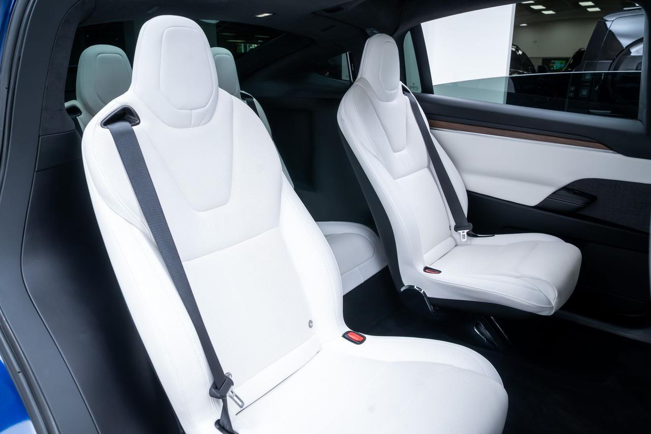 2022 Tesla Model X Second Row Captains Chairs Portland OR