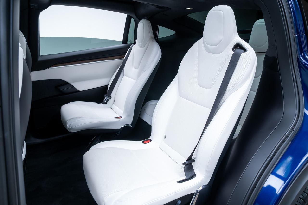 2022 Tesla Model X Second Row Captains Chairs Portland OR