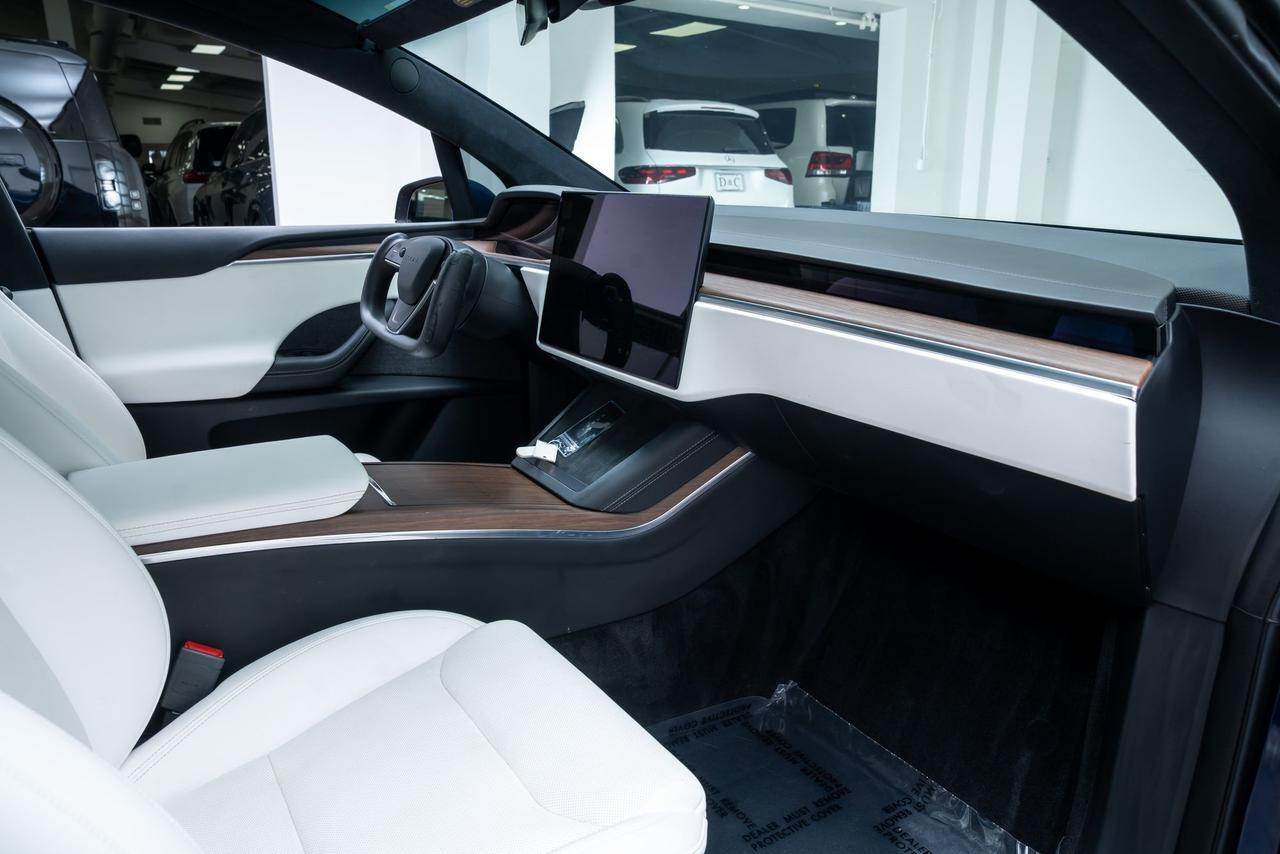 2022 Tesla Model X Second Row Captains Chairs Portland OR