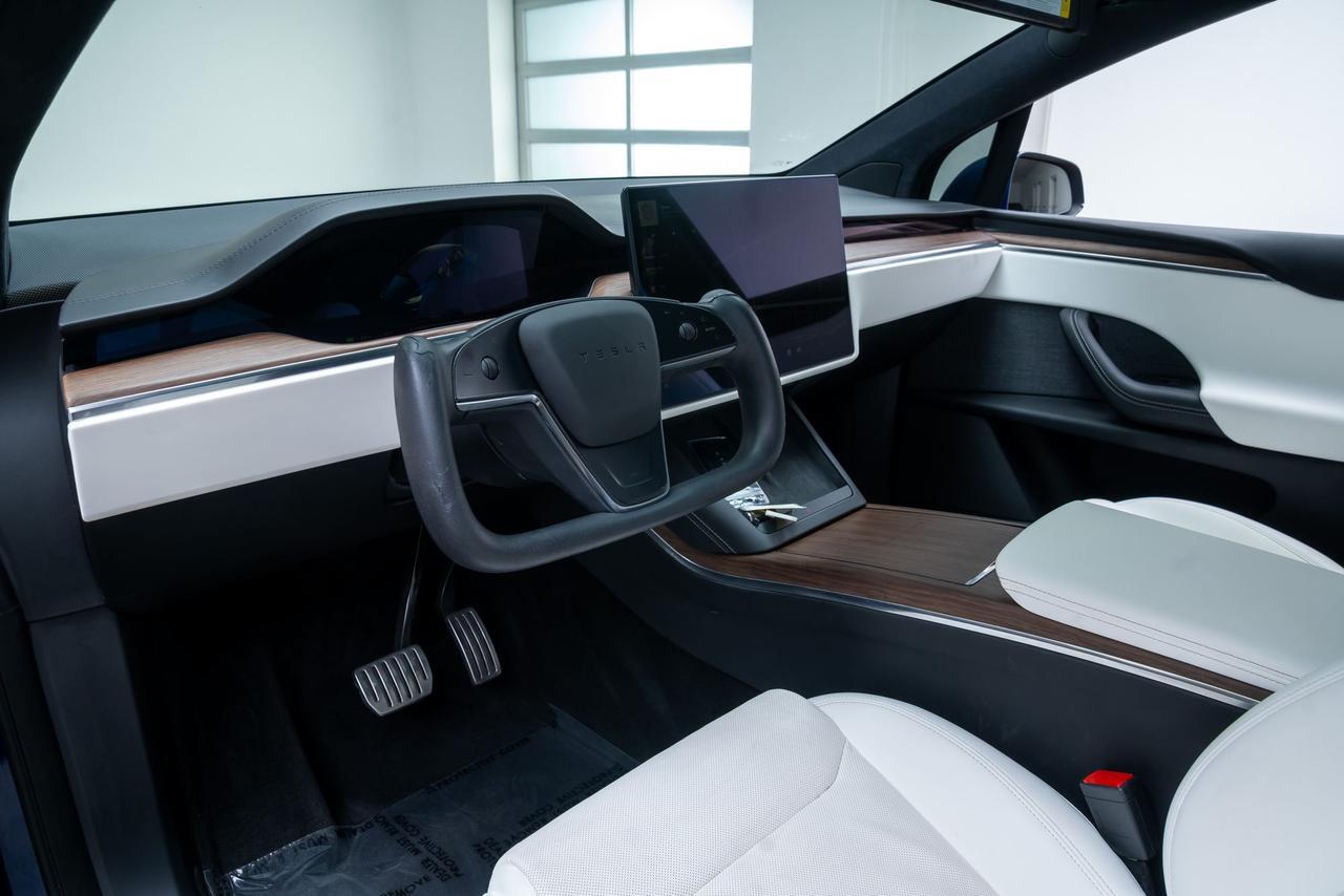 2022 Tesla Model X Second Row Captains Chairs Portland OR