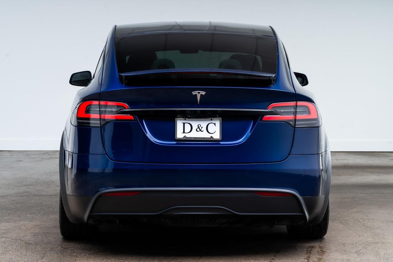 2022 Tesla Model X Second Row Captains Chairs Portland OR