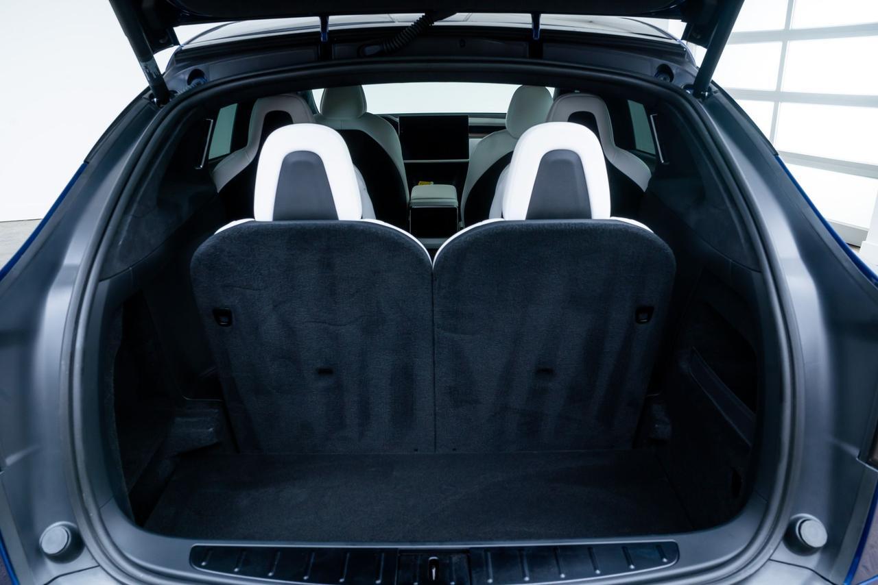 2022 Tesla Model X Second Row Captains Chairs Portland OR