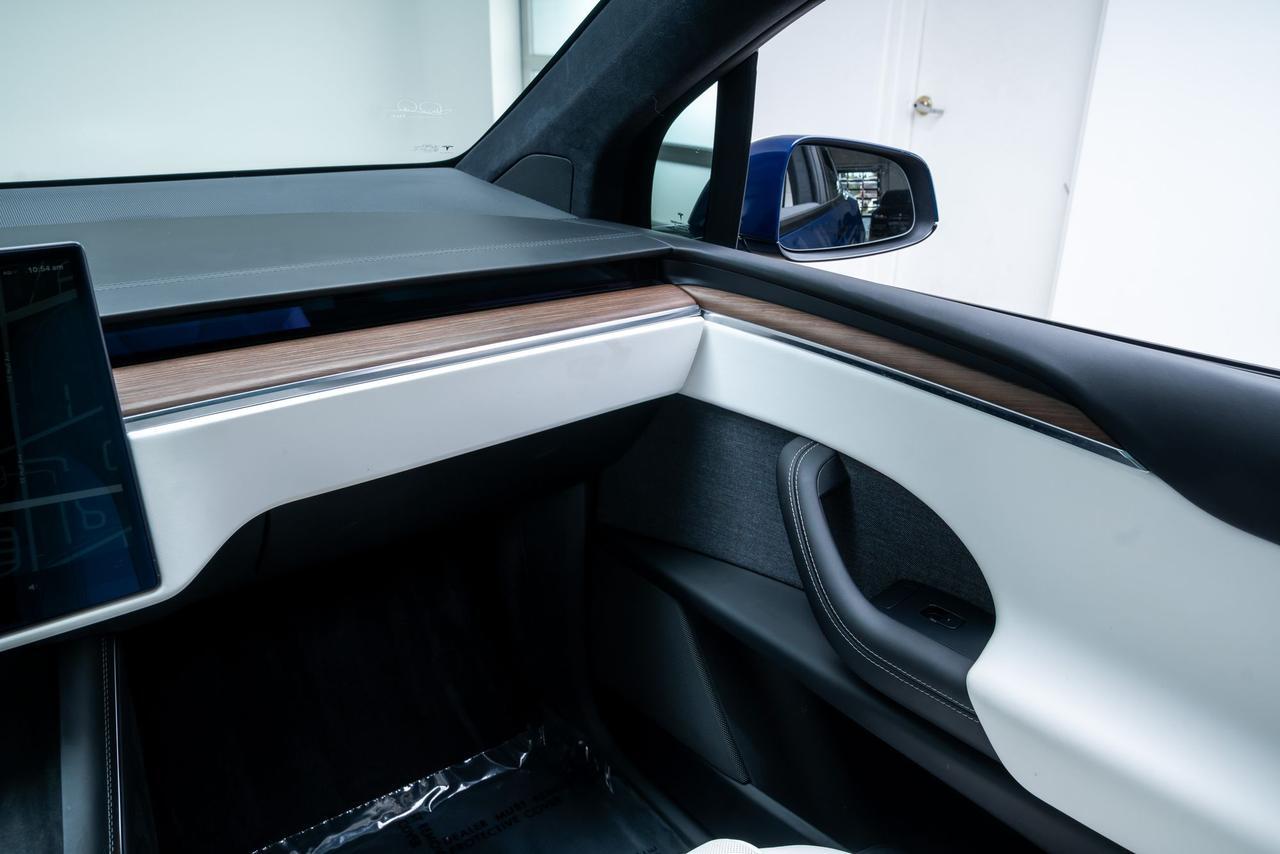 2022 Tesla Model X Second Row Captains Chairs Portland OR