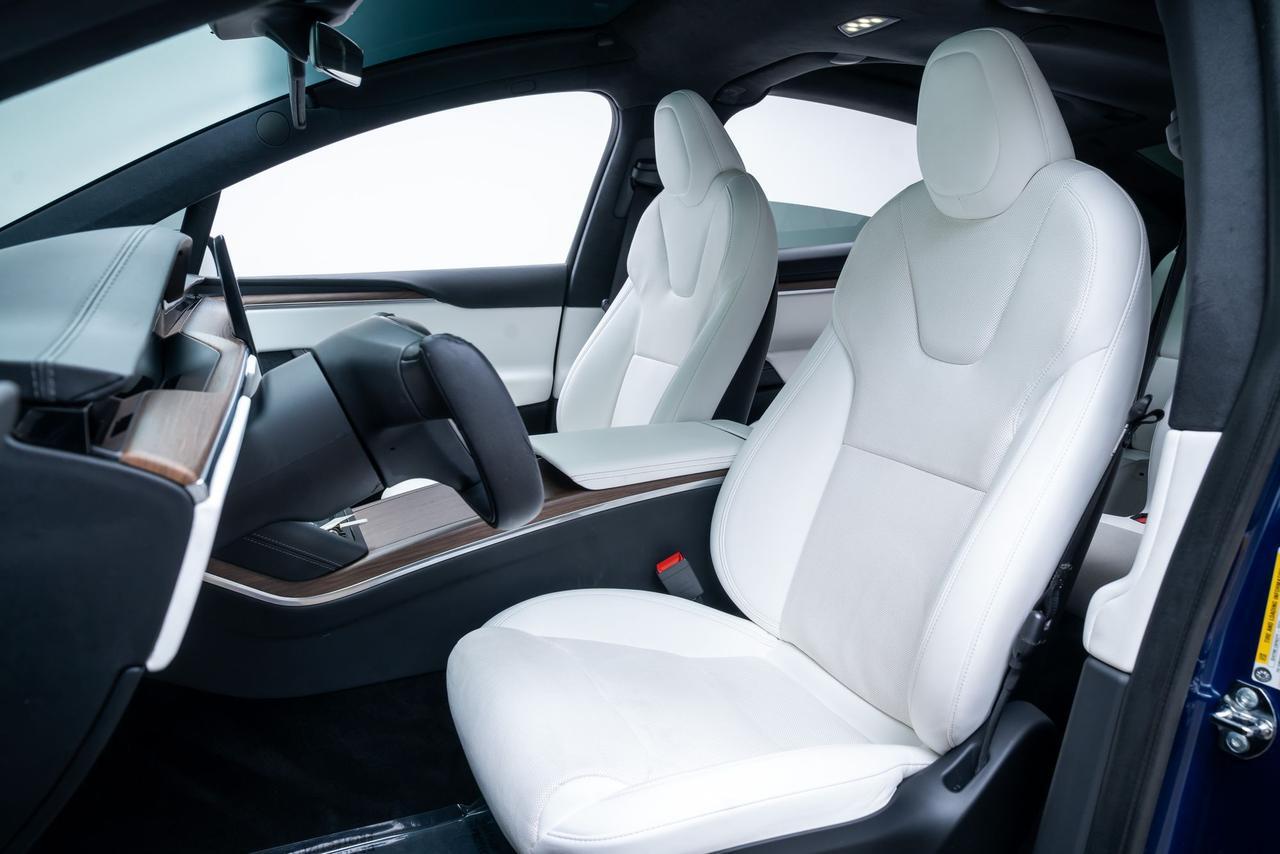 2022 Tesla Model X Second Row Captains Chairs Portland OR