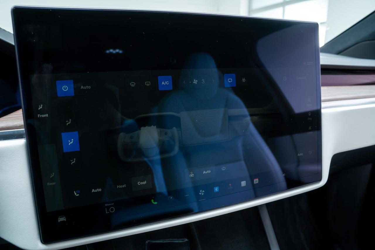 2022 Tesla Model X Second Row Captains Chairs Portland OR
