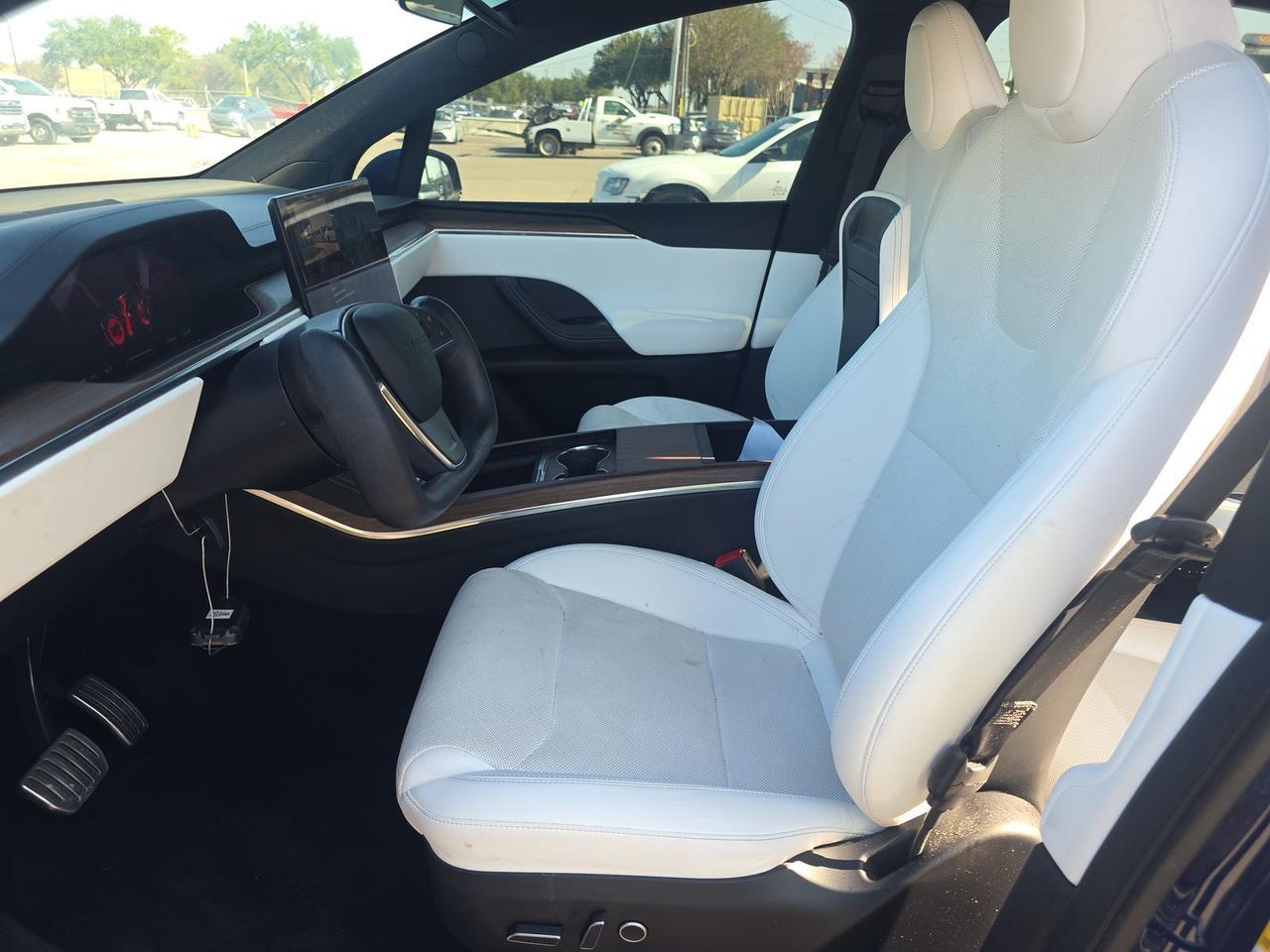 2022 Tesla Model X Second Row Captains Chairs Portland OR