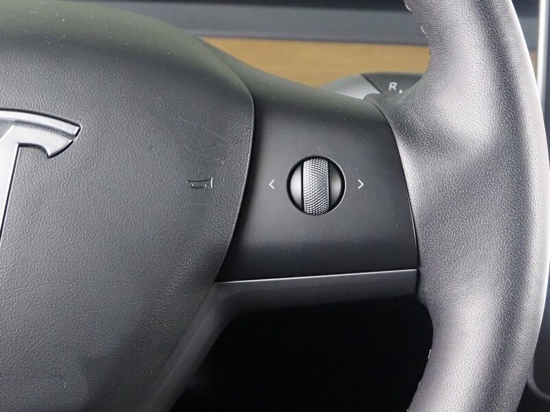 2022 Tesla Model Y Long Range AWD *AUTOPILOT, NAVIGATION, SAFETY ALERTS, ADAPTIVE CRUISE, SURROUND VIEW CAMERAS, PANORAMA GLASS ROOF, HEATED SEATS/STEERING WHEEL, WIRELESS CHARGING Round Rock TX